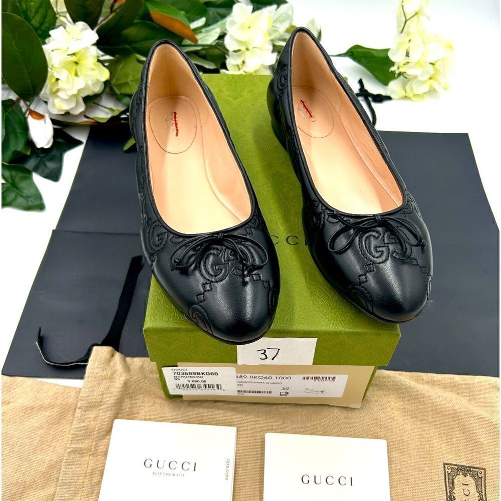 SOLD!!     Women’s Gucci GG, quilted leather ballet flats, size 39 made in Italy